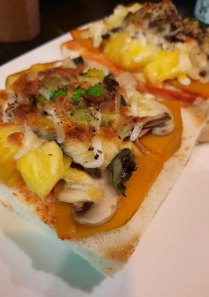 蘑菇鳳梨吐司披薩 的食譜成品照片
