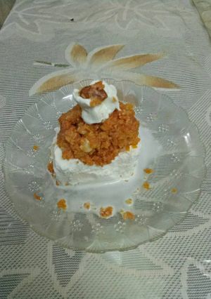 A picture of Gajar ka Halwa with ice-cream.