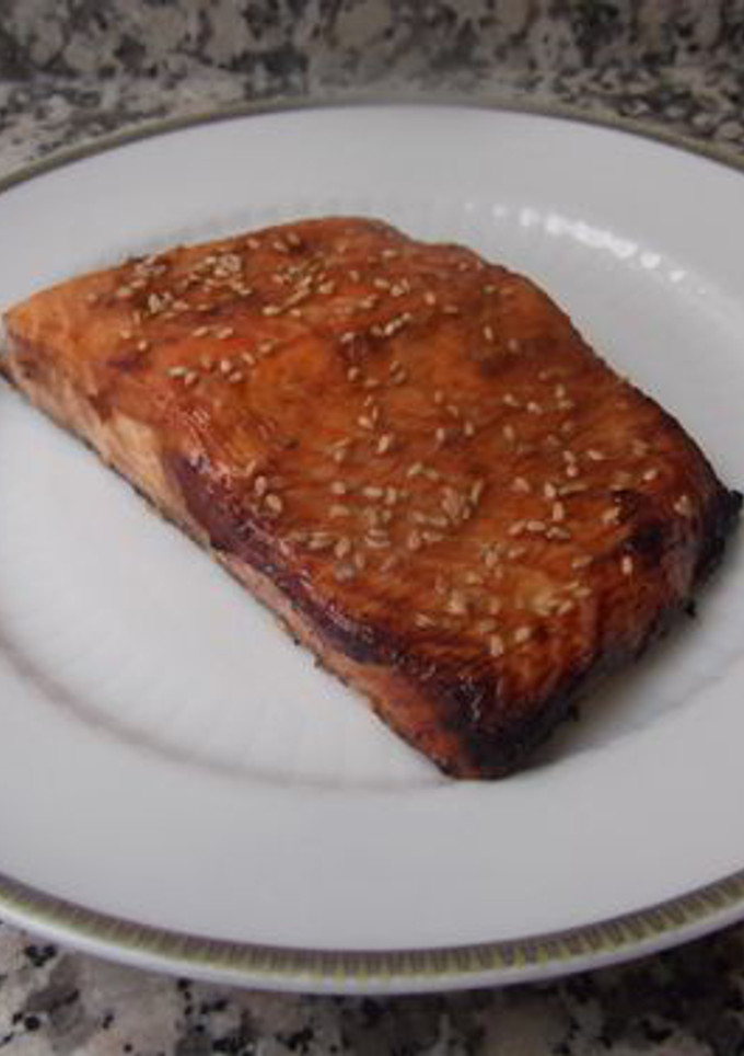 Una foto de Salmón marinado con miso al horno