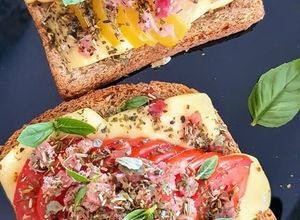Une photo de Tartine Pain de mie aux Tomates et Jambon