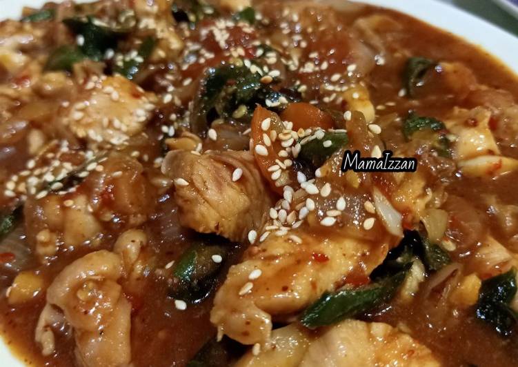 Langkah Mudah untuk Menyiapkan Kungpao Chicken Pedas ala MamaIzzan, Enak Banget
