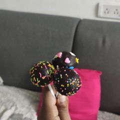 A picture of Oreo pops.