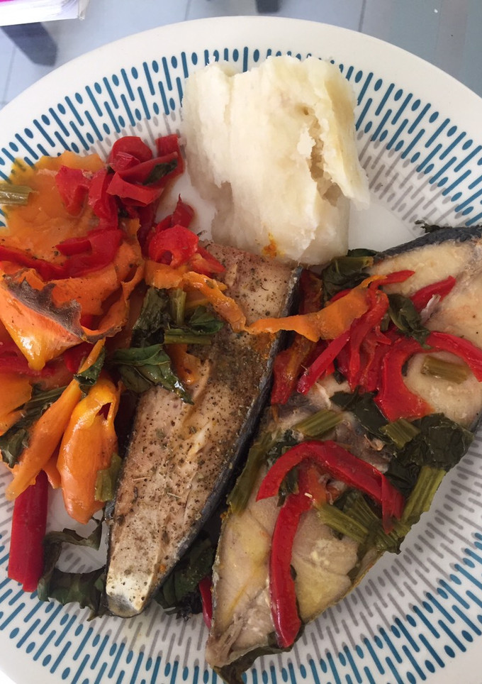 Una foto de Filete de pescado con verduras al horno