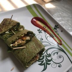 A picture of Green moong dal cheela.