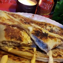 A picture of Cheesy paratha.