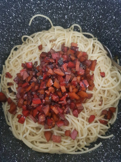 Una foto de Spaghetti con verduras salteadas