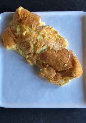 Une photo de Omelette soufflée au fromage