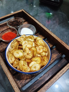 कच्चे केले की चिप्स (kahhe kele ki chips recipe in Hindi) रेसिपी मुख्य फोटो