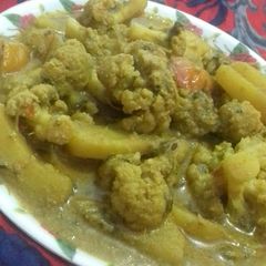 A picture of Phulkofi roast/ cauliflower roast.
