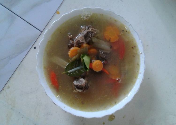 Sup tulang kambing sederhana