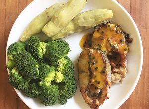 Hình của món Cá basa áp chảo sốt chanh leo eat clean.