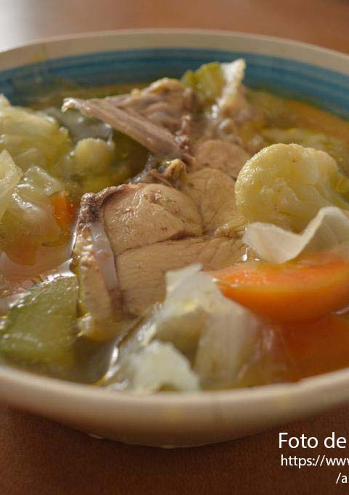 Una foto de Caldo de Pollo