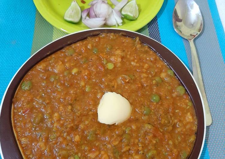 পাও ভাজি(Pav bhaji recipe in Bengali)