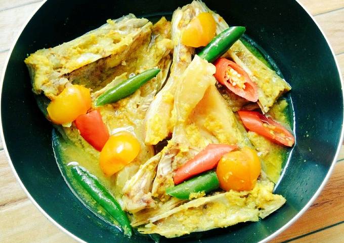 Langkah Mudah untuk Menyiapkan Kepala Patin Bumbu Kuning yang Bisa Manjain Lidah