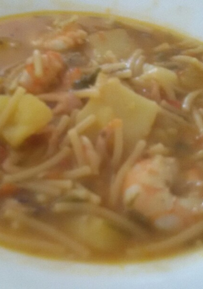 Una foto de Fideos a la marinera