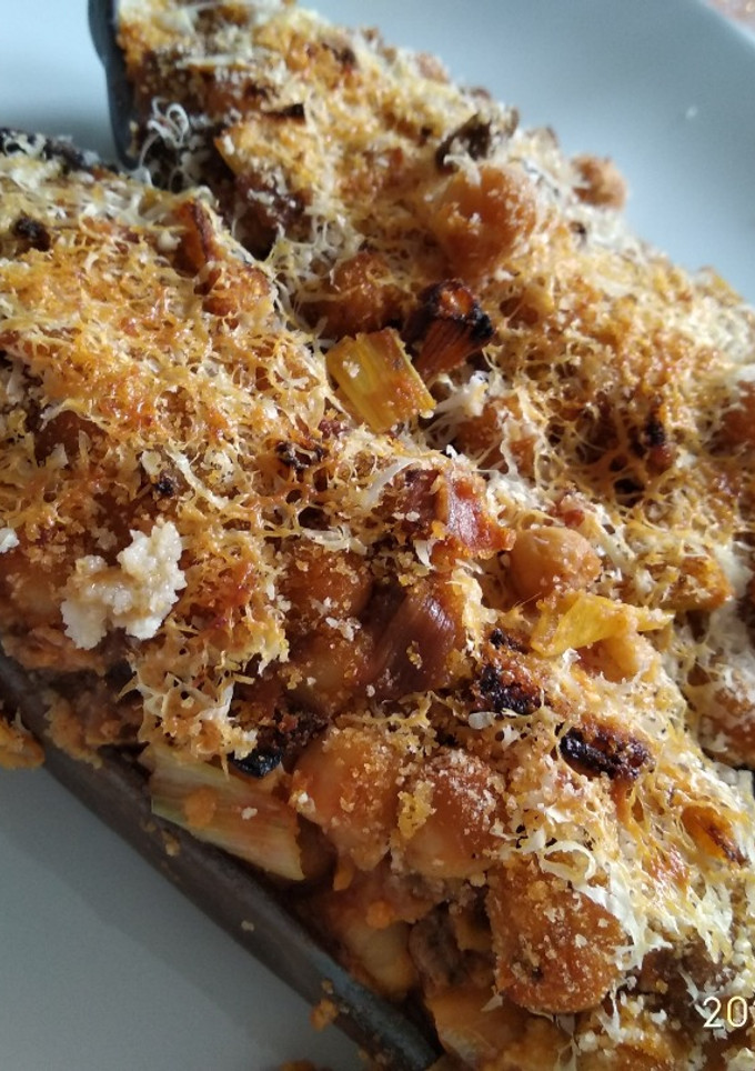 Una foto de Berenjenas rellenas de garbanzos