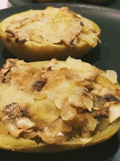 Una foto de Patates farcides de xampinyons i ceba