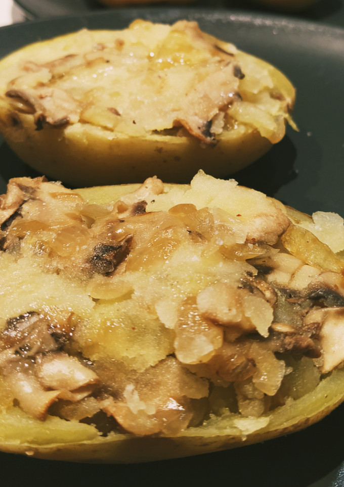 Una foto de Patates farcides de xampinyons i ceba