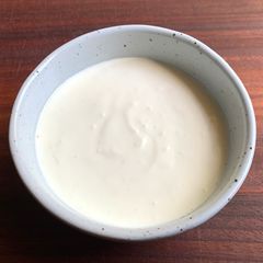A picture of Yoghurt & Garlic Sauce.