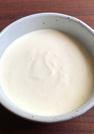 A picture of Yoghurt & Garlic Sauce.