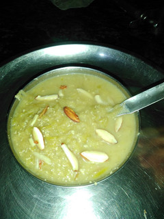 लौकी की खीर (Lauki Ki kheer recipe in hindi) रेसिपी मुख्य फोटो