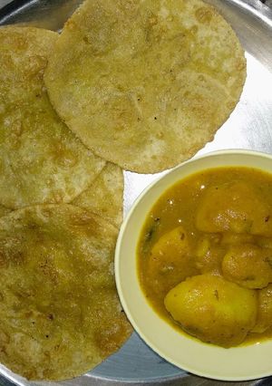 A picture of Matar ki kachori.