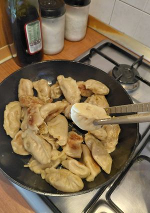Foto di Gyoza (ravioli cinesi) Verza alle verdure