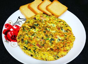 Foto principal de Tortilla de hojas de remolacha con jamón curado
