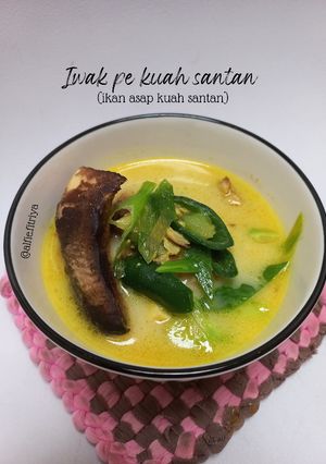 Foto resep Iwak Pe Kuah Santan (ikan asap)