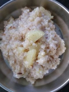 उपवासाची भगर (upwasachi bhagar recipe in marathi) रेसिपी चे मुख्य फोटो 