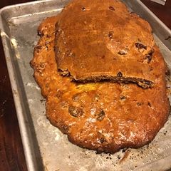 A picture of California Farm Medieval Raisin Bread.
