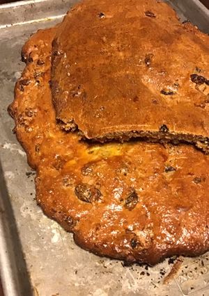 A picture of California Farm Medieval Raisin Bread.