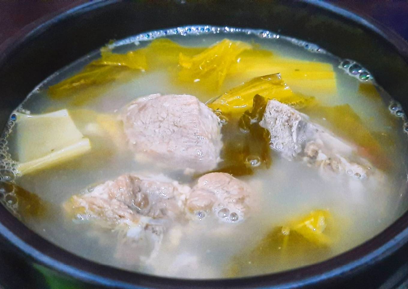 Bakut Presto (Babi Sayur Asin)