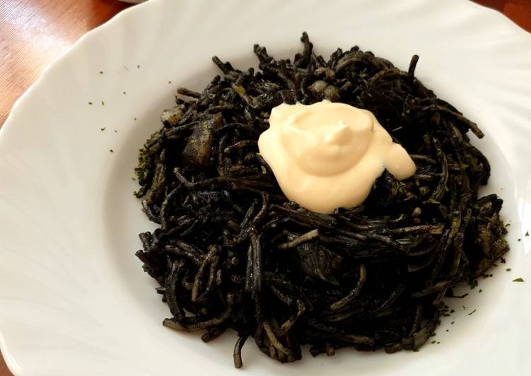 Fideuá negra