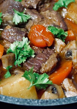 รูปของ เนื้อบูร์กิยง(เนื้อตุ๋นไวน์แดงฝรั่งเศส) Boeuf bourguignon