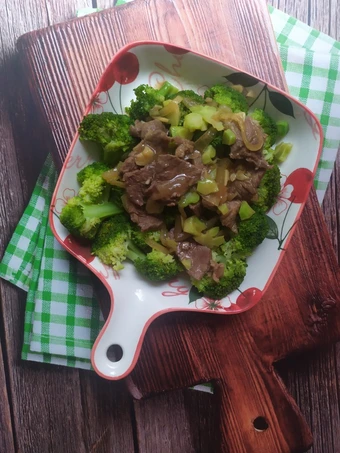 Langkah Gampang Membikin Resep Brokoli ca Sapi yang Lezat Anti Ribet, Uenak Banget