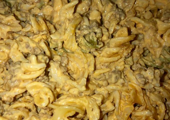 Simple Way to Prepare Ultimate Cheesy beefy ranch pasta