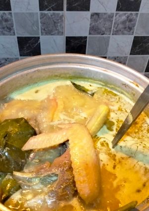 Foto resep Opor Ayam Merah