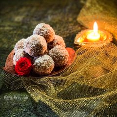 A picture of Gulkand-Coconut ladoo.