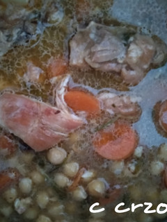 Una foto de Garbanzos con pollo