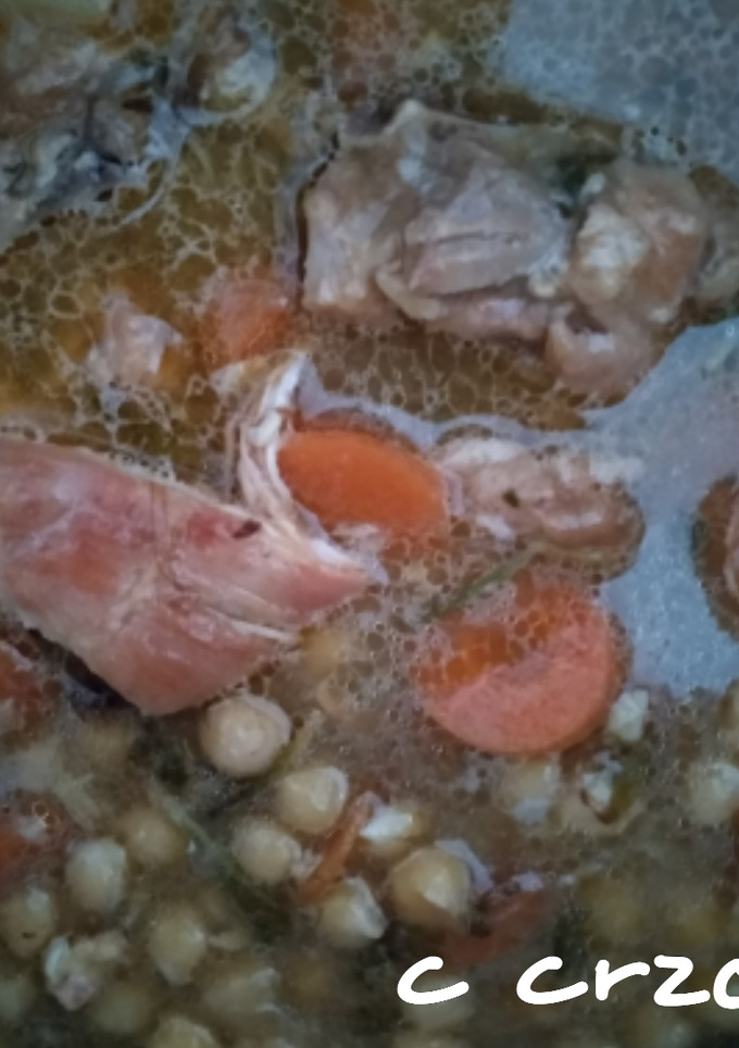 Una foto de Garbanzos con pollo