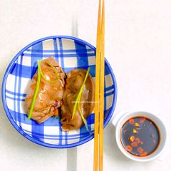 Veg Dumplings with Red Chilli Sauce A picture of Veg Dumplings with Red Chilli Sauce.