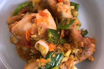 Langkah Mudah untuk Menyiapkan Ayam woku, Bisa Manjain Lidah