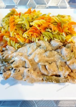 Csirkés Sztroganoff gluténmentesen recept fotója