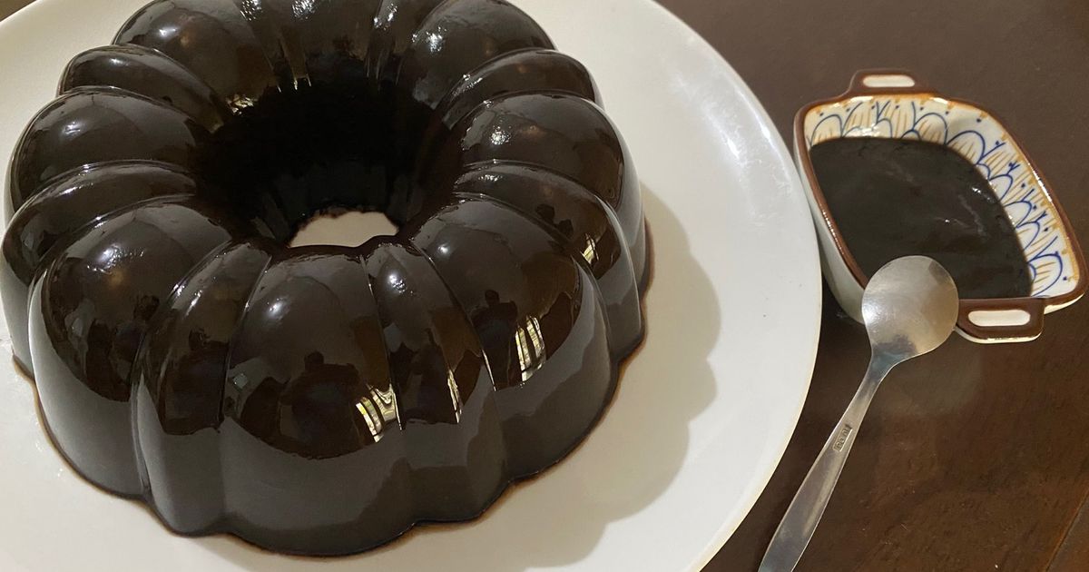 Triple Choco Pudding with Choco Rum Sauce