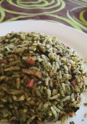 Una foto de Risotto de espinacas y jamón