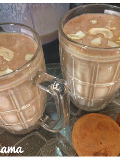 चिक्कु मिल्कशेक (Chikoo milk shake recipe in marathi) रेसिपी चे मुख्य फोटो 