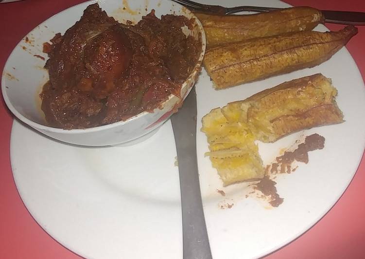 Fried Banana With Wet Fry Beef Stew