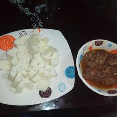 White yam and peppersoup A picture of White yam and peppersoup.