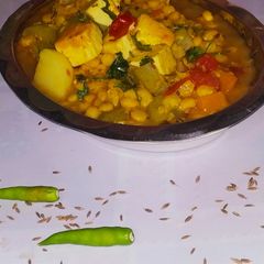 A picture of Chana dal Paneer.